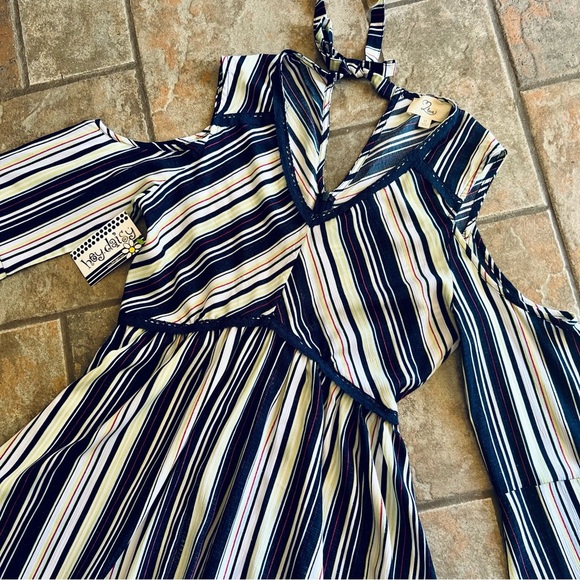 ⭐BOGO FREE⭐"NWT Boutique "LOVE" Brand Striped Cold-Shoulder Bell Sleeve Dress M - Picture 6 of 15